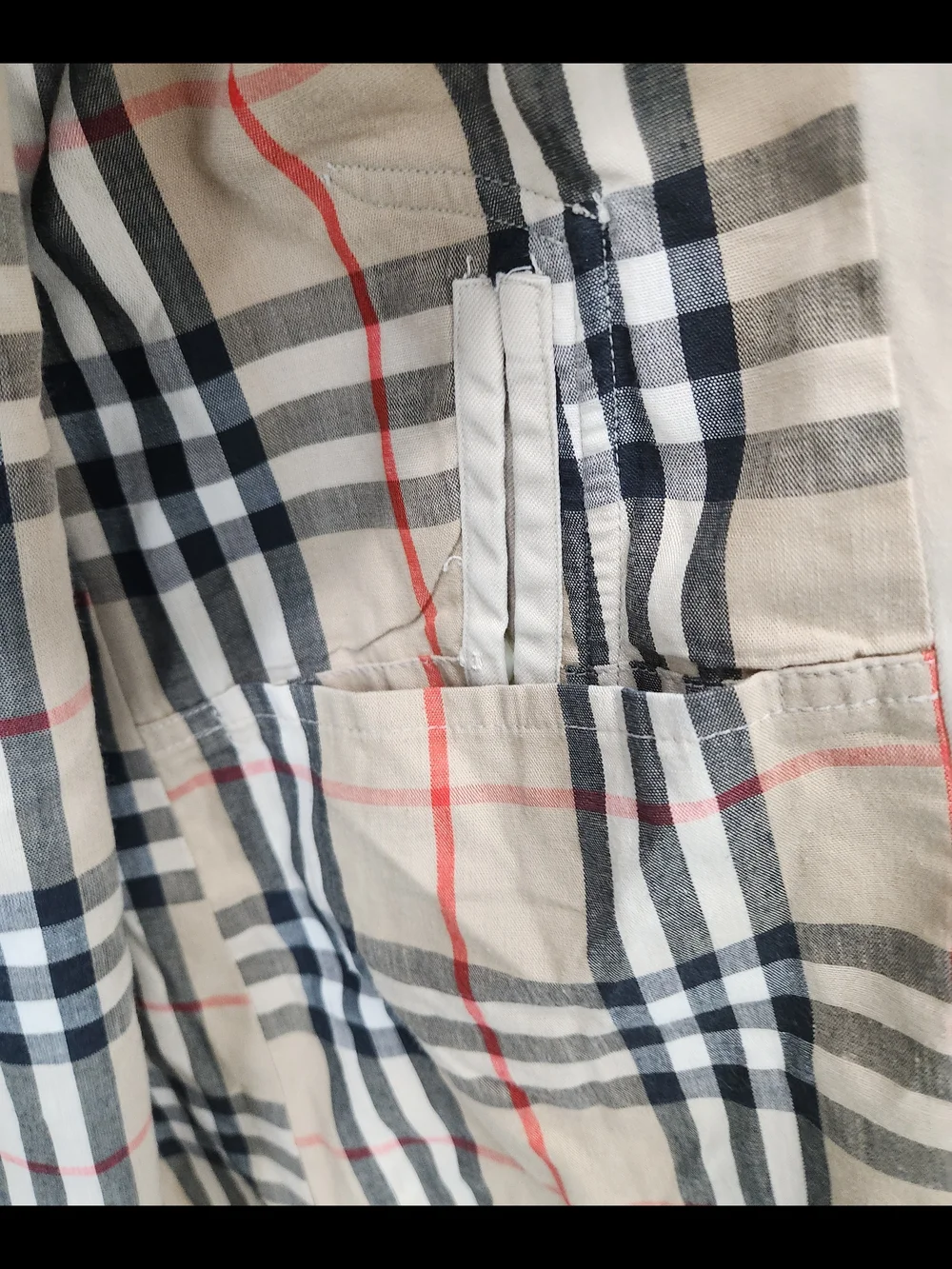 Burberry Tan Trench Coat with Iconic Check Lining - Picture 12 of 15